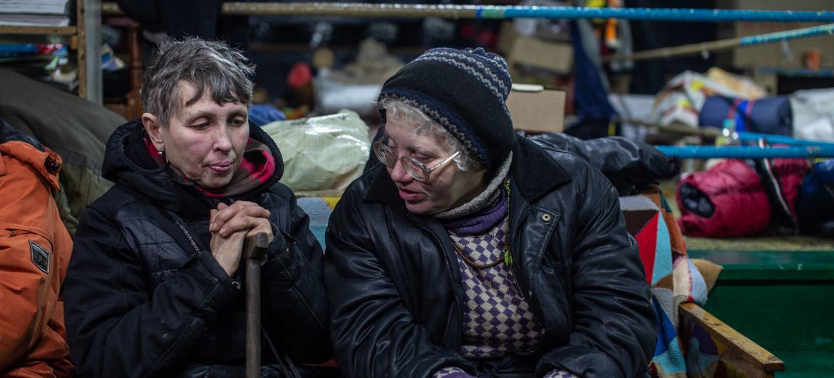 Assistance is provided in a civic centre to residents of Bakhmut, close to the frontline of the conflict. Assistance is provided in a civic centre to residents of Bakhmut, close to the frontline of the conflict.