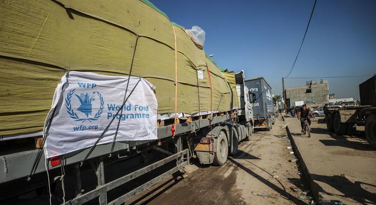 Trucks transport food aid into northern Gaza during the recent humanitarian pause. Trucks transport food aid into northern Gaza during the recent humanitarian pause.