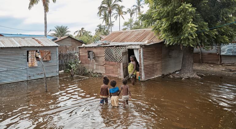 Climate-related disasters like floods, as pictured in Madagascar, can lead to a range of health problems. Climate-related disasters like floods, as pictured in Madagascar, can lead to a range of health problems.