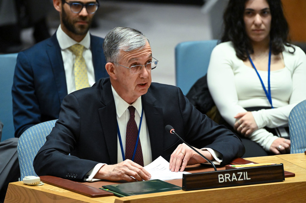 Ambassador Sérgio França Danese of Brazil addresses the Security Council meeting on the situation in the Middle East, including the Palestinian question. Ambassador Sérgio França Danese of Brazil addresses the Security Council meeting on the situation in the Middle East, including the Palestinian question.