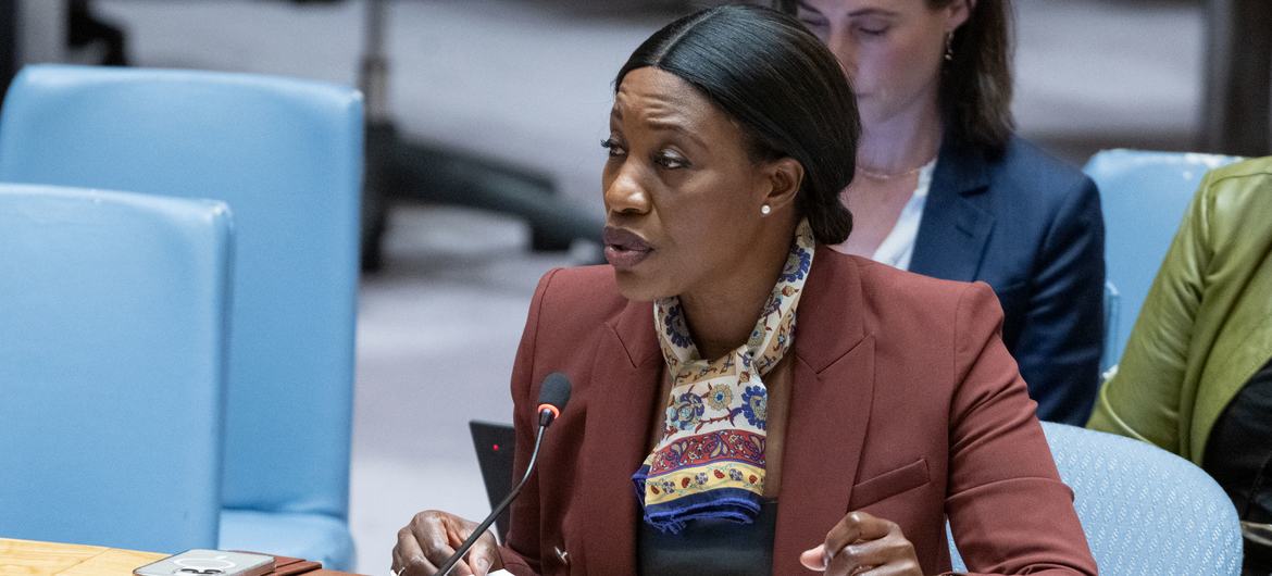 Edem Wosornu, Director of Operations at OCHA, briefs the Security Council on the humanitarian situation in Yemen. Edem Wosornu, Director of Operations at OCHA, briefs the Security Council on the humanitarian situation in Yemen.