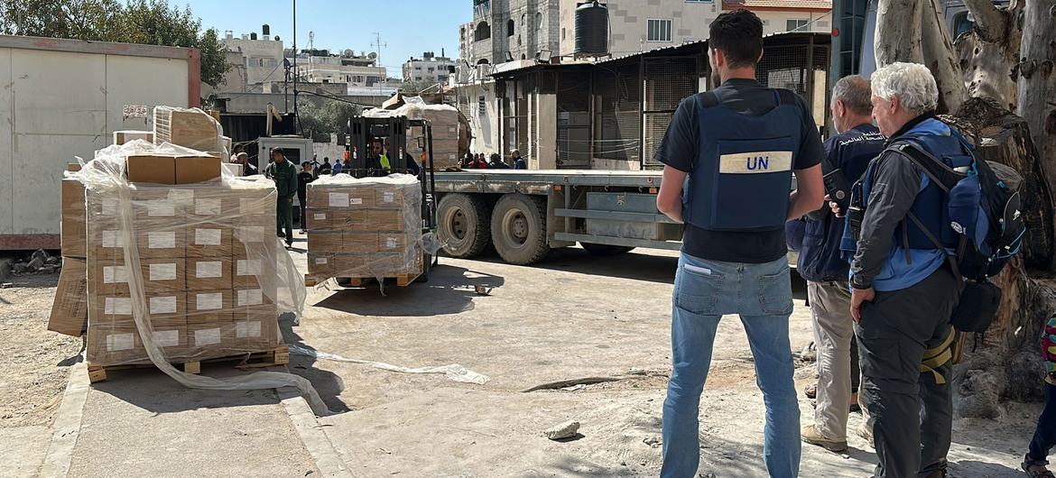 A UN mission to Al-Shifa Hospital in mid-March delivered fuel, medical supplies and food parcels. A UN mission to Al-Shifa Hospital in mid-March delivered fuel, medical supplies and food parcels.
